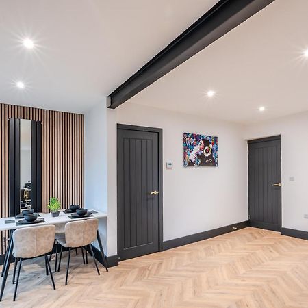 Modern 3Br Home - Private Parking - Tv In Every Bedroom Swansea Ngoại thất bức ảnh