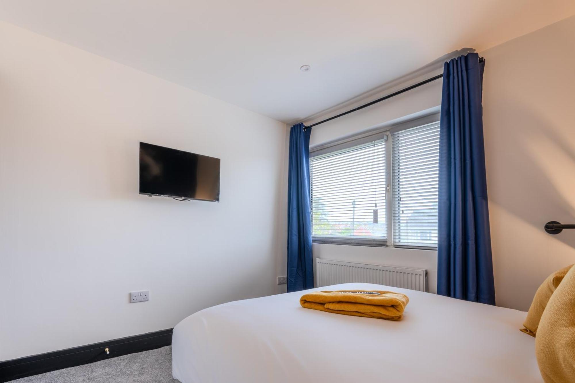 Modern 3Br Home - Private Parking - Tv In Every Bedroom Swansea Ngoại thất bức ảnh